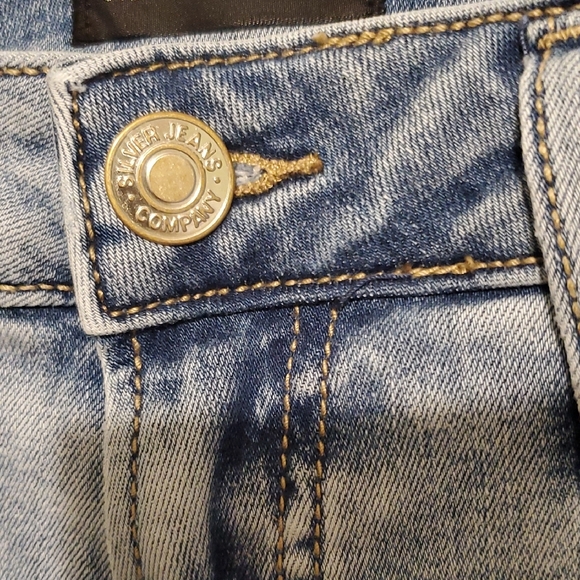 Silver Jeans Women's Light Wash Skinny Jeans - Picture 6 of 7